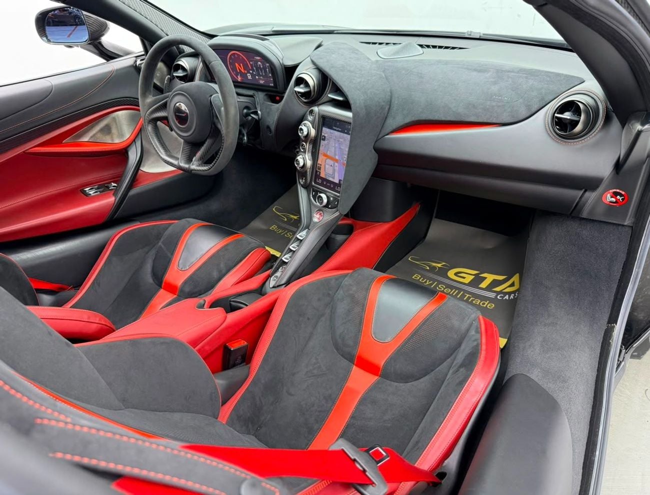 McLaren 720S PERFORMANCE 2018 McLaren 720s Performance Launch Edition, Carbon Fiber Package, Excellent Condition,