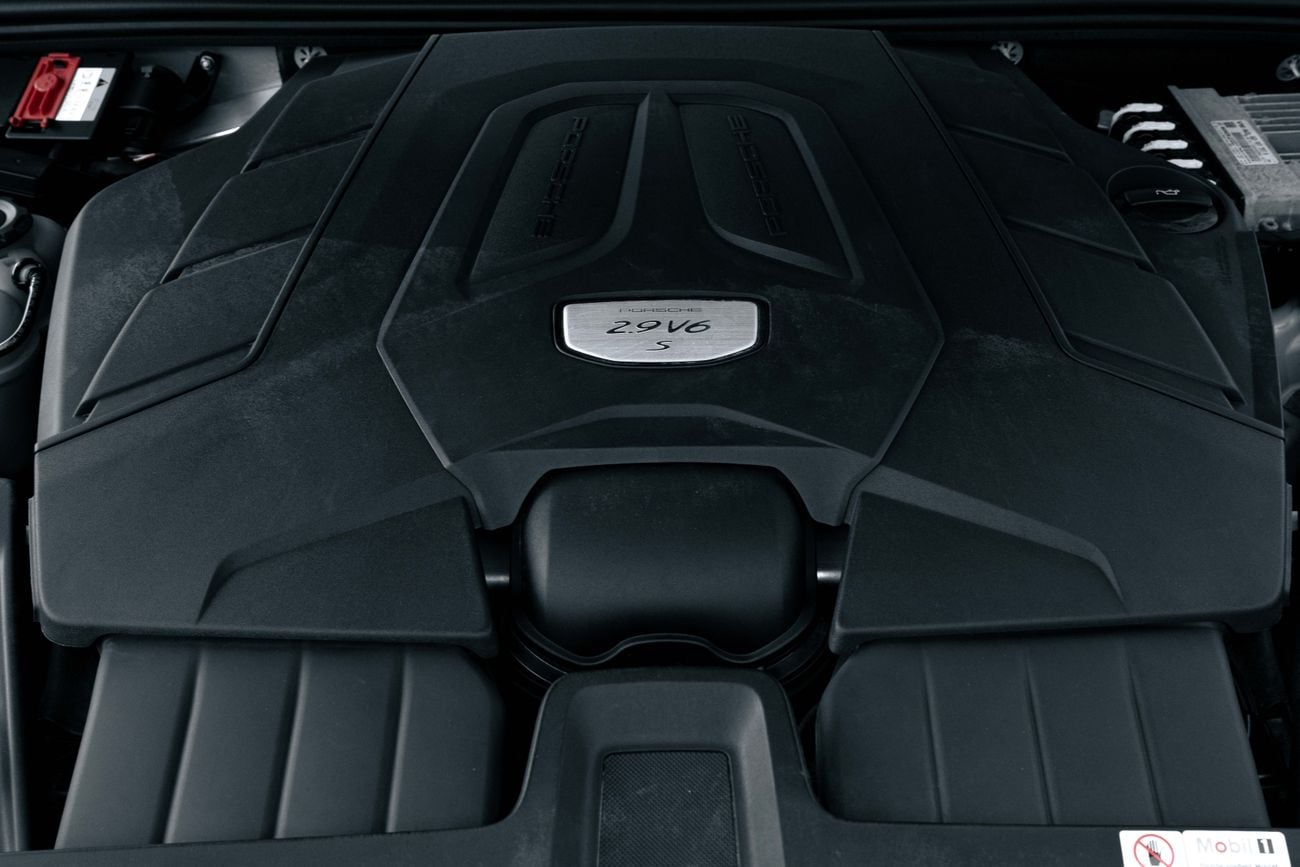 بورش كايان Cayenne S Coupe | 5,288 P.M | 0% Downpayment | LOW KMS!