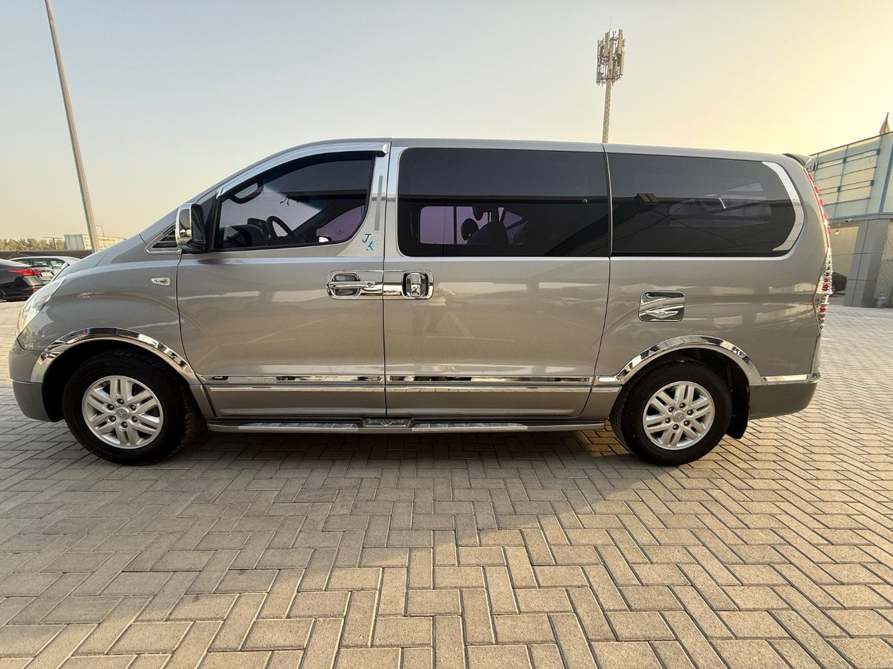 Hyundai H-1 خاليه من الاصباغ