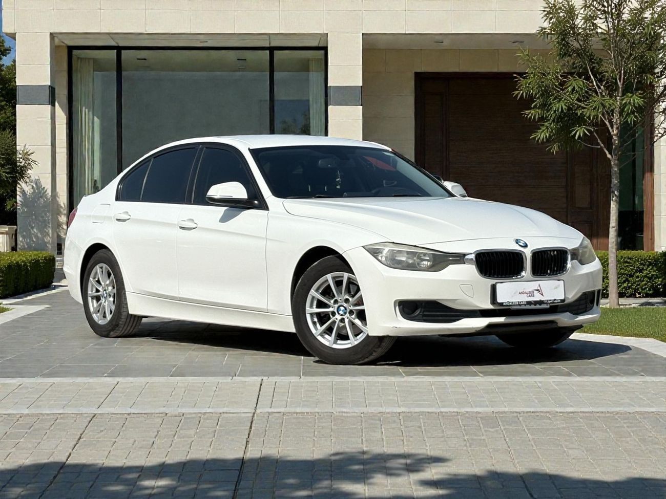 BMW 316i 316i 1.6T A/T | 2015 | GCC SPECS | AED 26,500