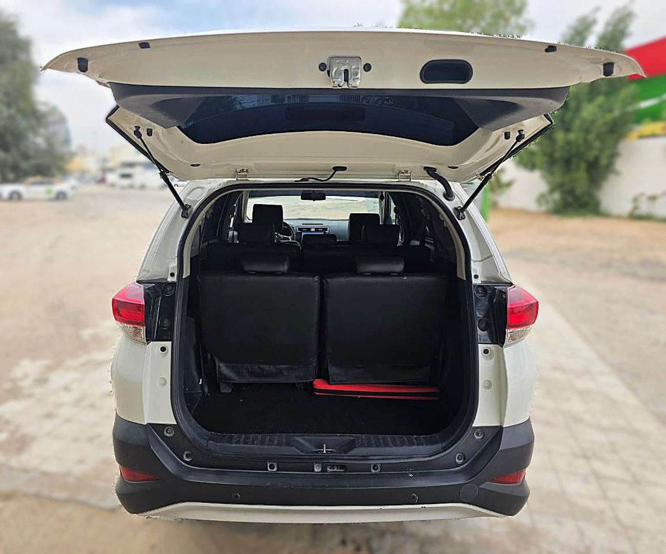 Toyota Rush 1.5L EX Used Toyota Rush EX 1.5l A/T Gcc White Color 2023 Model