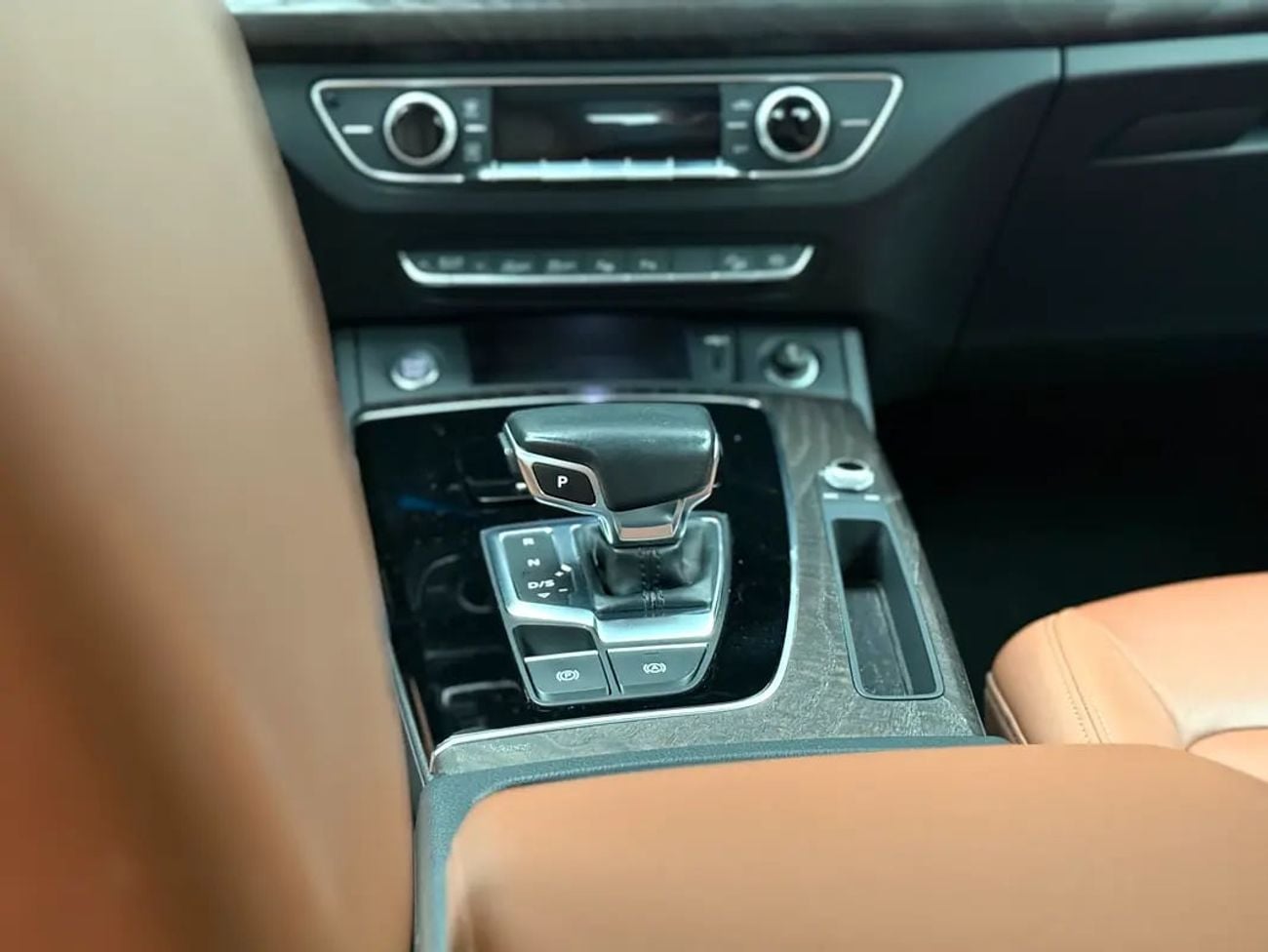 أودي Q5 45 TFSI | GCC Specs | S-line | Premium Interior