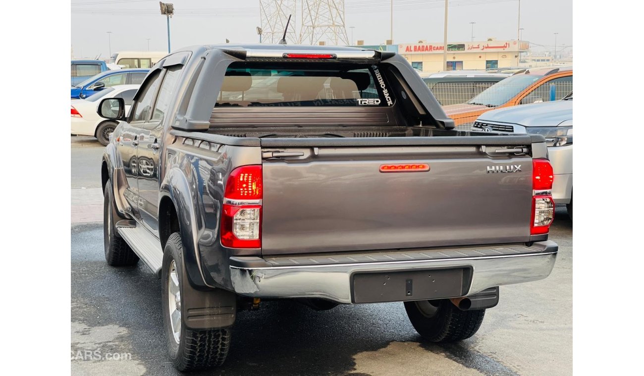 Toyota Hilux Toyota Hilux Diesel engine model 2014 auto gear for sale from Humera motors car very clean and good 