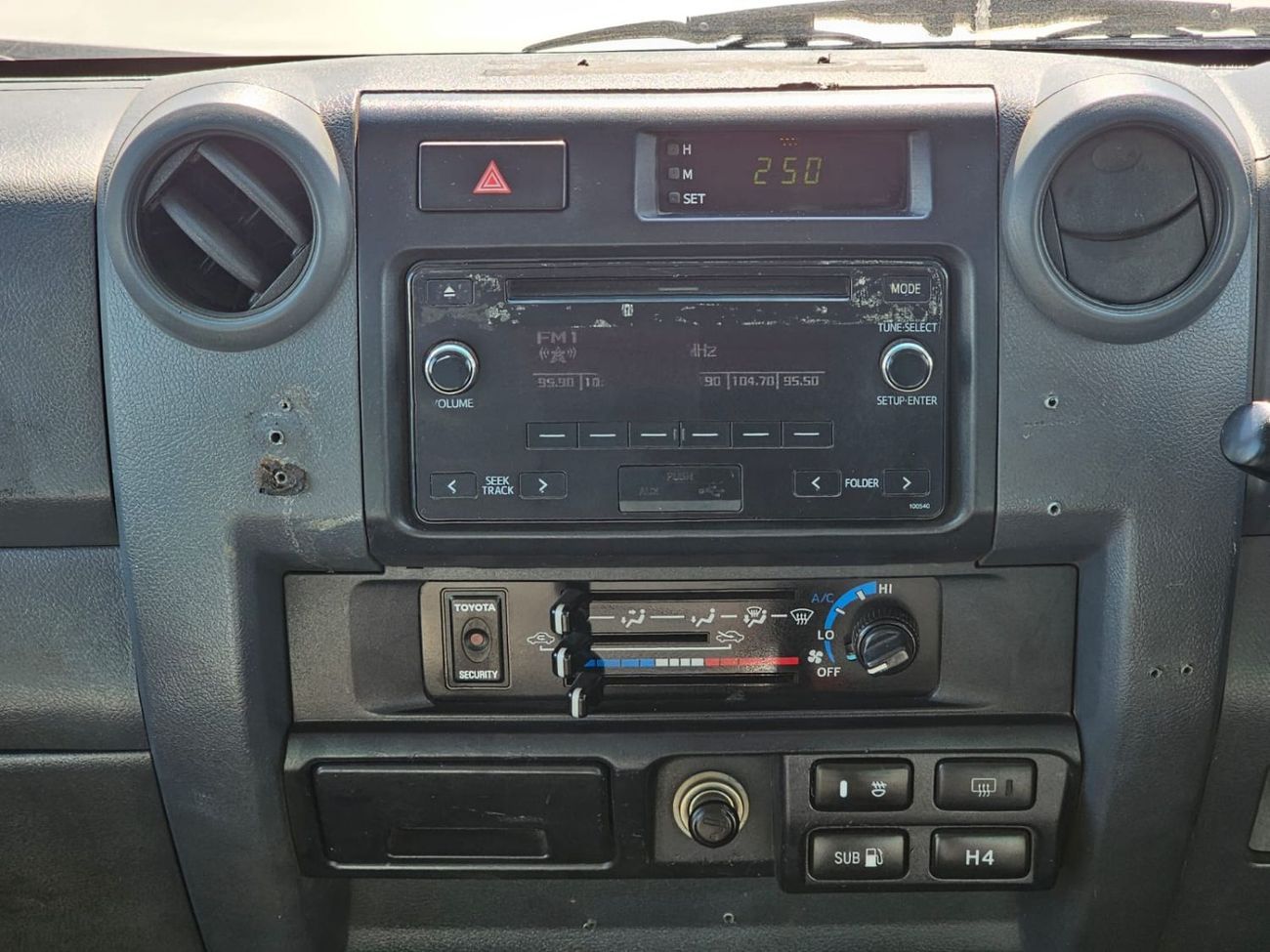 Toyota Land Cruiser 70 LANDCRUISER LC78/ 4.2L DIESEL M/T / RIGHT HAND/ TROOP CARRIER / EXPORT ONLY