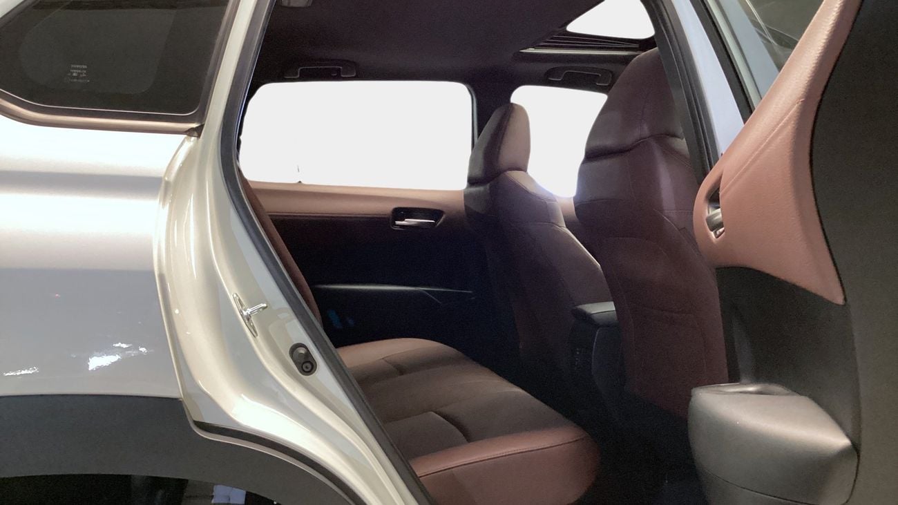 تويوتا كورولا كروس GLI | شامل الضمان | 0 ﺪﻔﻋﺓ ﺃﻮﻟﻯ