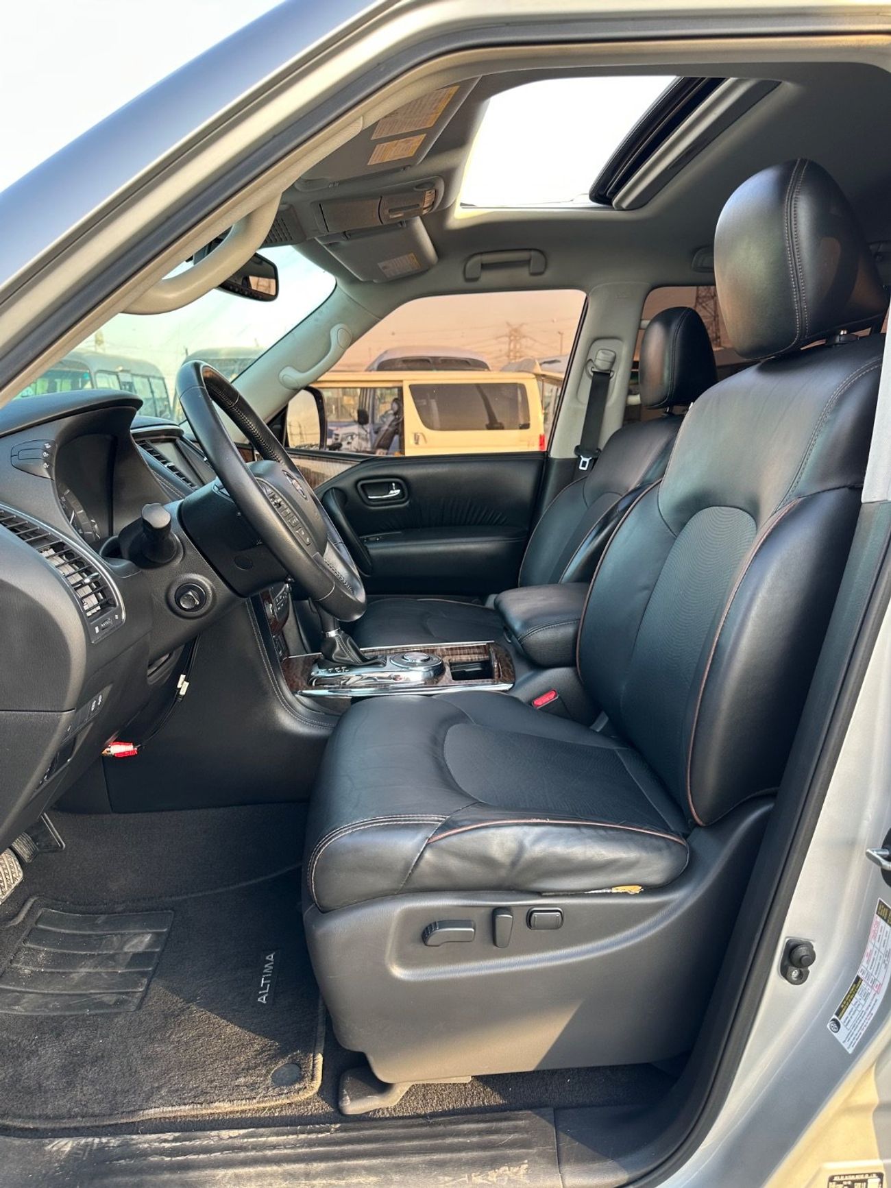 نيسان أرمادا SL Sunroof full Option