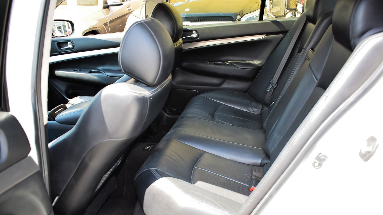 Used Infiniti G37 S / warranty / super clean / no any technical problem