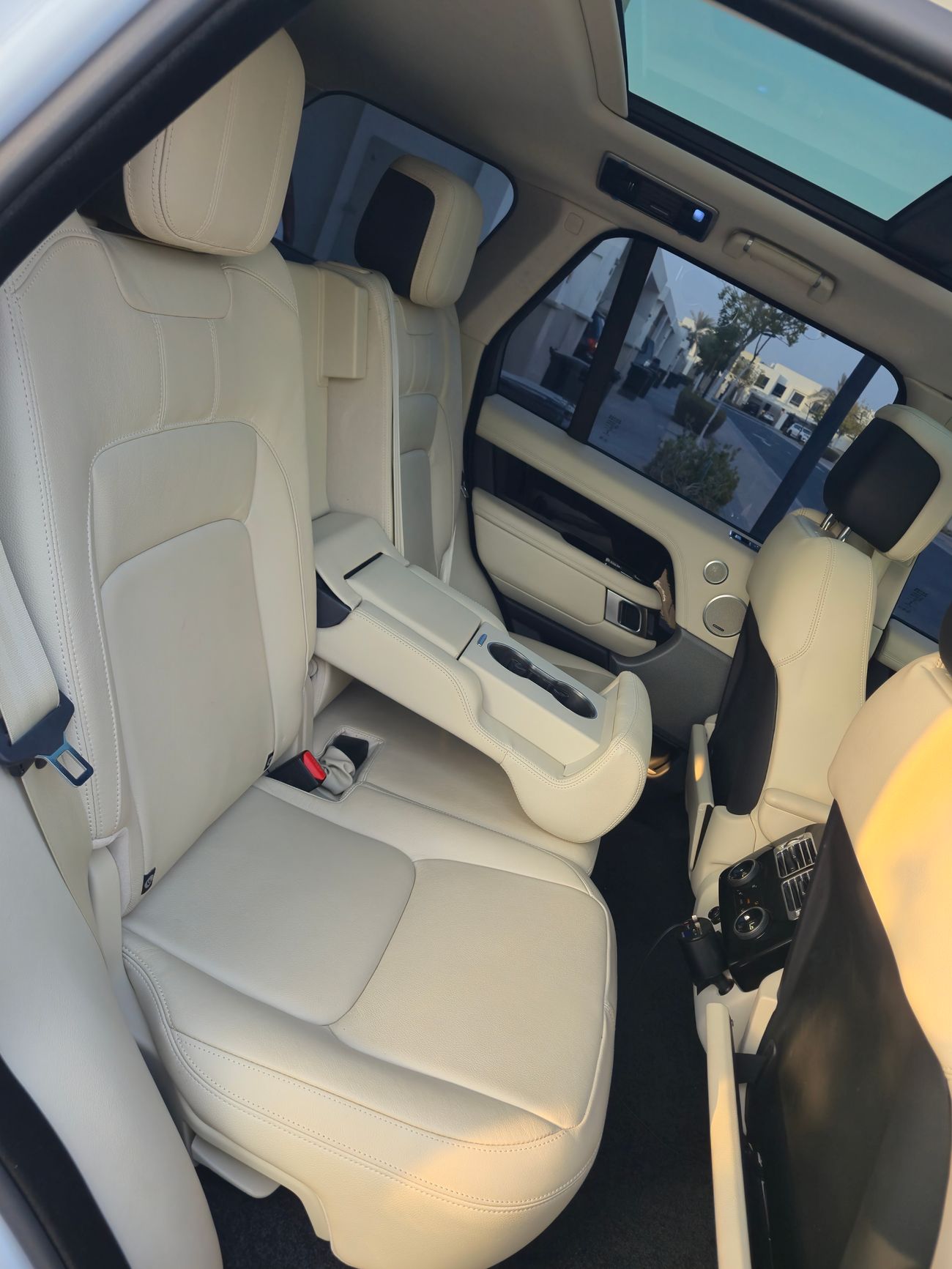 لاند روفر رينج روفر P400 HSE V6 SC GCC Al tayer full service history