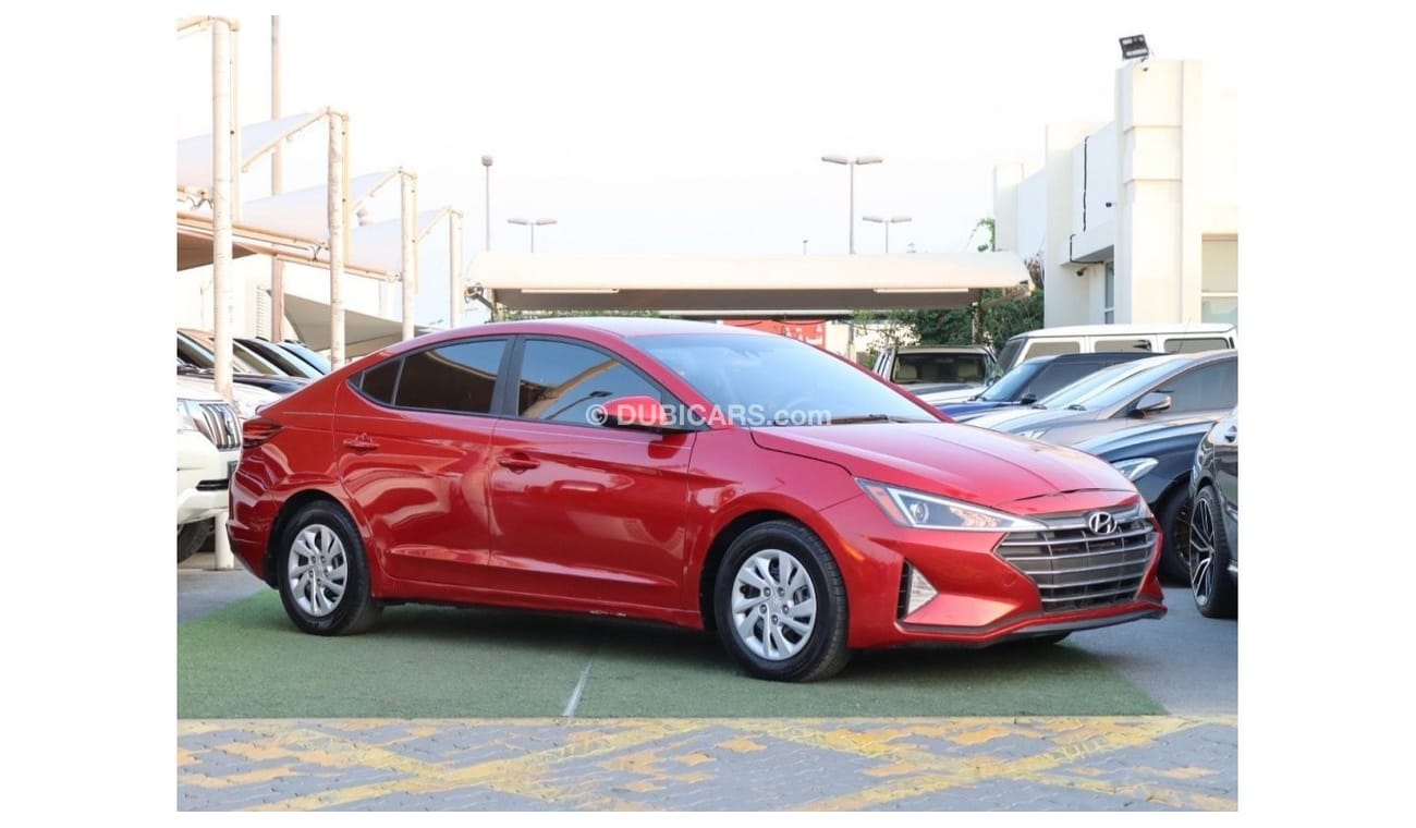 Used Hyundai Elantra Base 2020 for sale in Dubai - 684920
