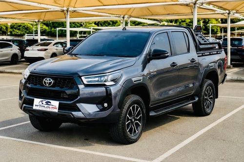 Toyota Hilux 2.8L Cylinder 4 Diesel Hilux Four Wheel drive 5 seats 4 Doors