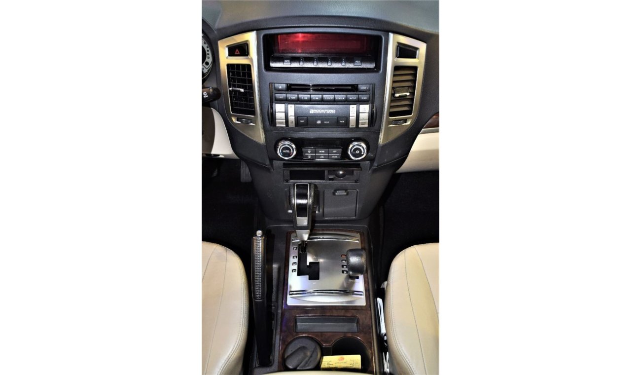 Mitsubishi Pajero ONLY 30000 KM!!! Mitsubishi Pajero GLS 2015 Model!! in Gold Color! GCC Specs