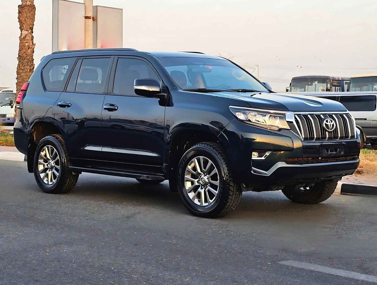 Toyota Prado GXR / SUNROOF/ BACK TYRE/ LEATHER SEATS/ LOW MILEAGE/ EXPORT ONLY / LOT# 204703