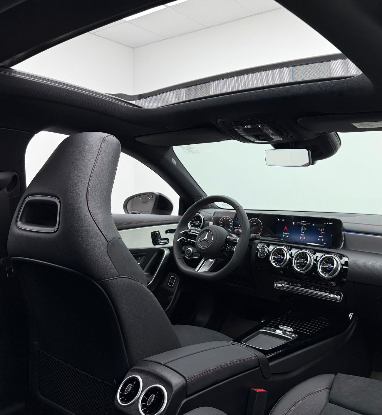 مرسيدس بنز CLA 250 Std 2.0L (221 HP) *Brand New* 2025 Mercedes-Benz CLA250 AMG, 5 Years MB Warranty, Delivery Kms, Full