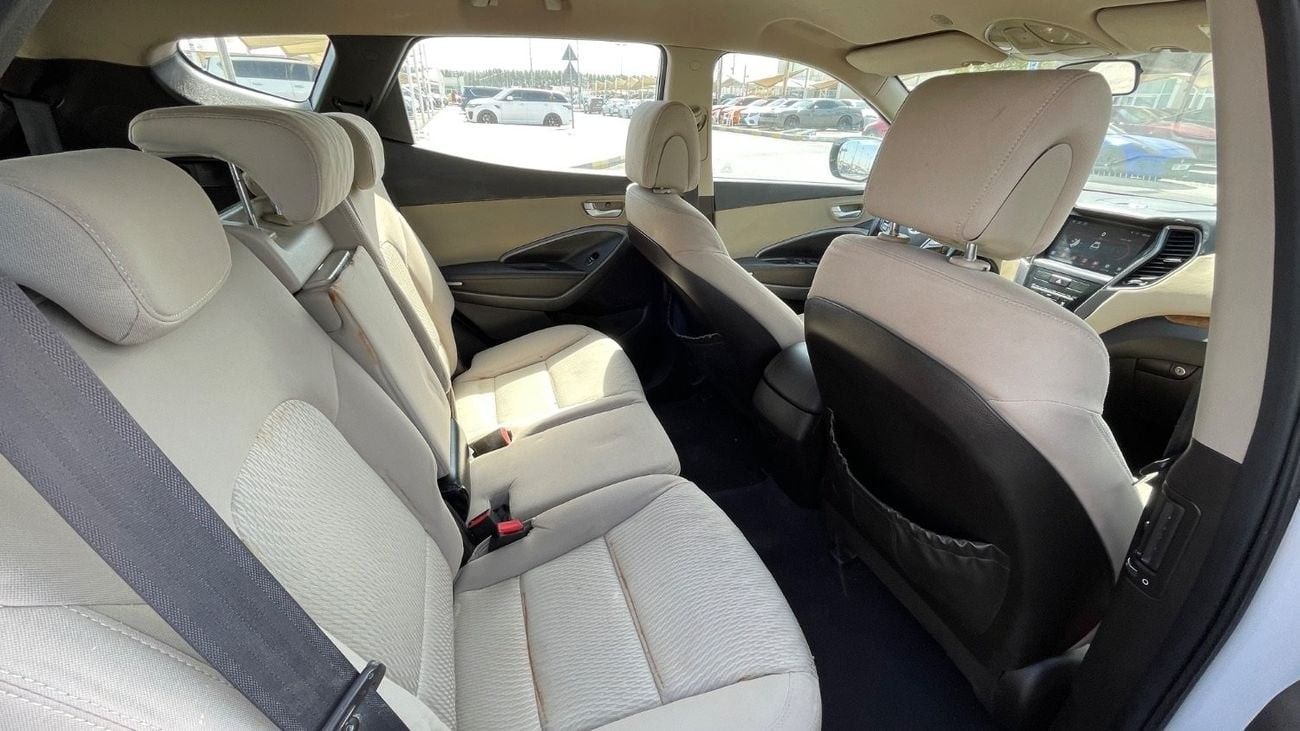 هيونداي سانتا في GL 2.4L AWD 7Seats خليجي.