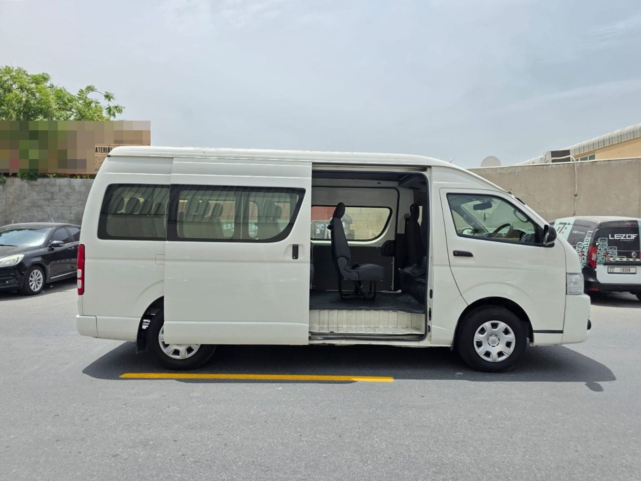 Toyota Hiace TOYOTA HIACE COMMUTER VAN RHD 2015 MODEL 3.0 L DIESEL AUTOMATIC(PM15122)