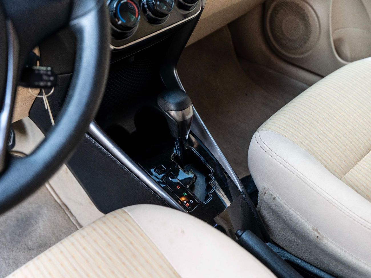 تويوتا يارس 1.5L E