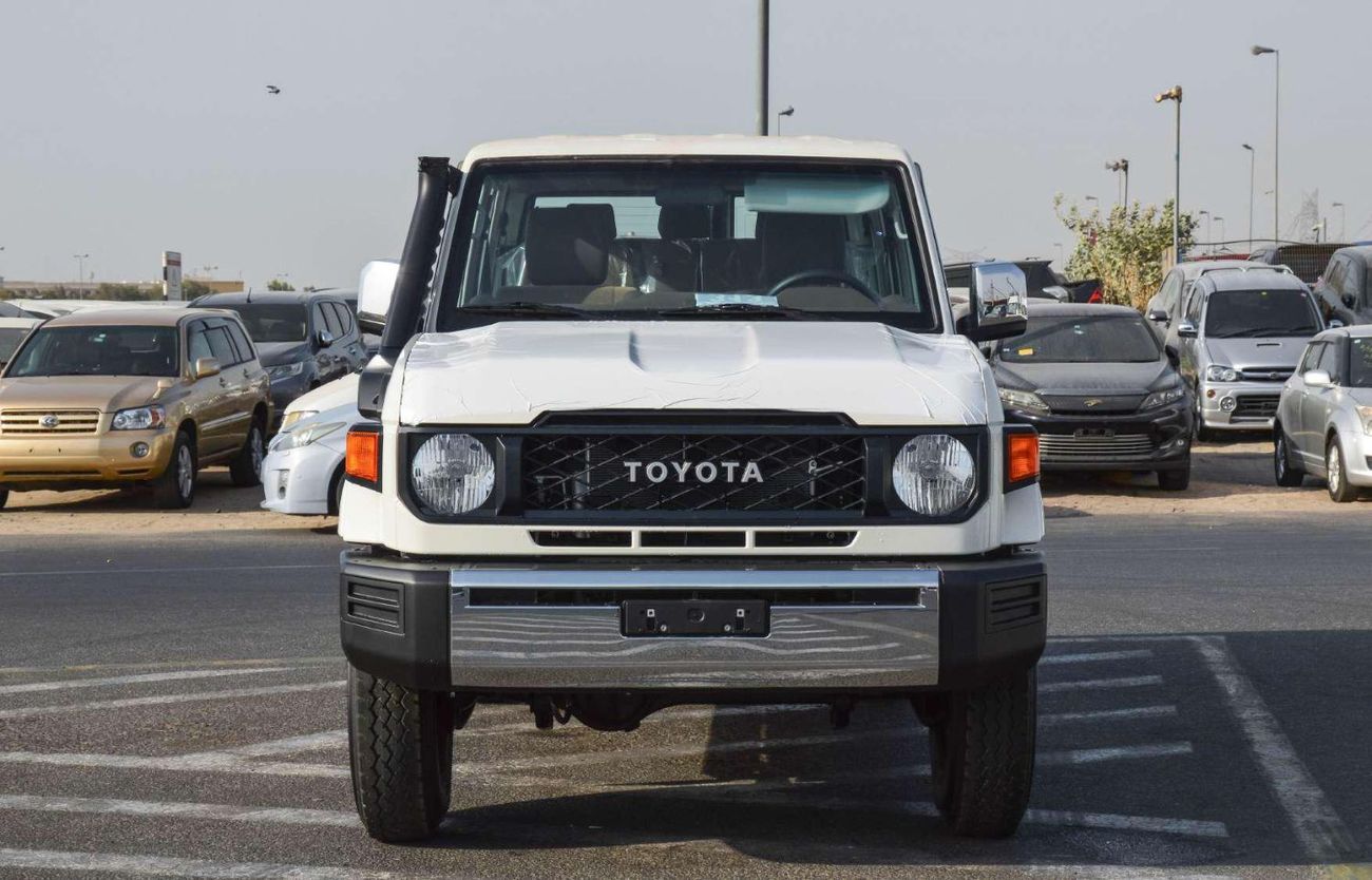 Toyota Land Cruiser 70 TOYOTA LAND CRUISER 76 2.8L 4WD DIESEL AT SUV 2025