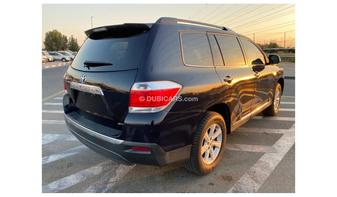 Toyota Highlander 2013 TOYOTA HIGHLANDER 4WD / Full Option / Perfect Condition