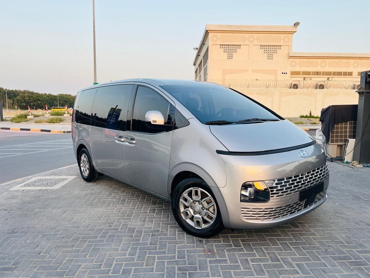Hyundai Staria 11 SEAT