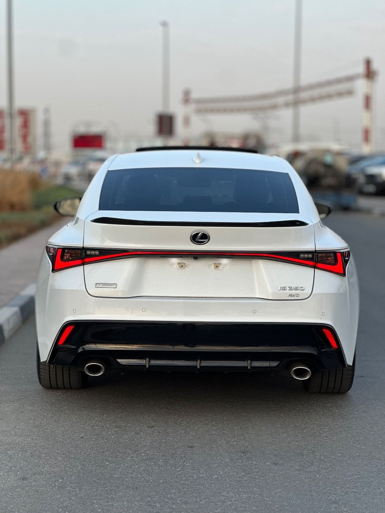 Lexus IS350 F Sport Platinum AWD 3.5 L | Cooling and heating seats | Radar, Road Assist system | Full option