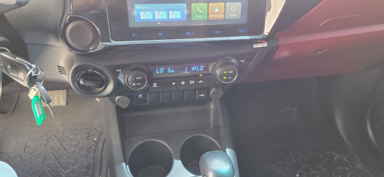 Toyota Hilux 2.7 PETROL AUTO FULL OPTION