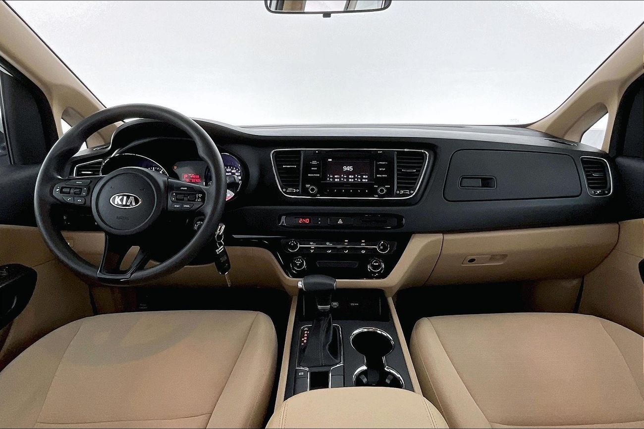 كيا كارنيفال LX