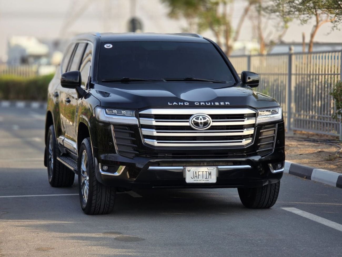 Toyota Land Cruiser GXR 2018 | 4.0L PETROL | AT | LHD | MODIFIED TO LC300 | PUSH START ENGINE | ELECTRIC HEATED SEATS
