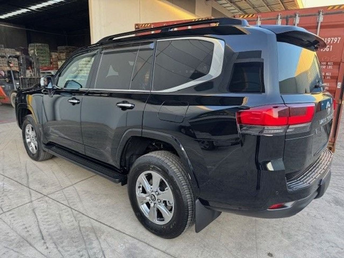 Toyota Land Cruiser SAHARA (NON GCC) Toyota Lc300 Sahara RHD,diesel engine 3.3L ,black colour 2026 brand new