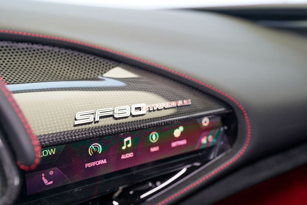فيراري SF90 ستراديل STRADALE