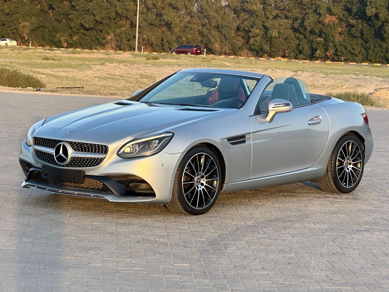 Mercedes-Benz SLC 200 Std 2.0L