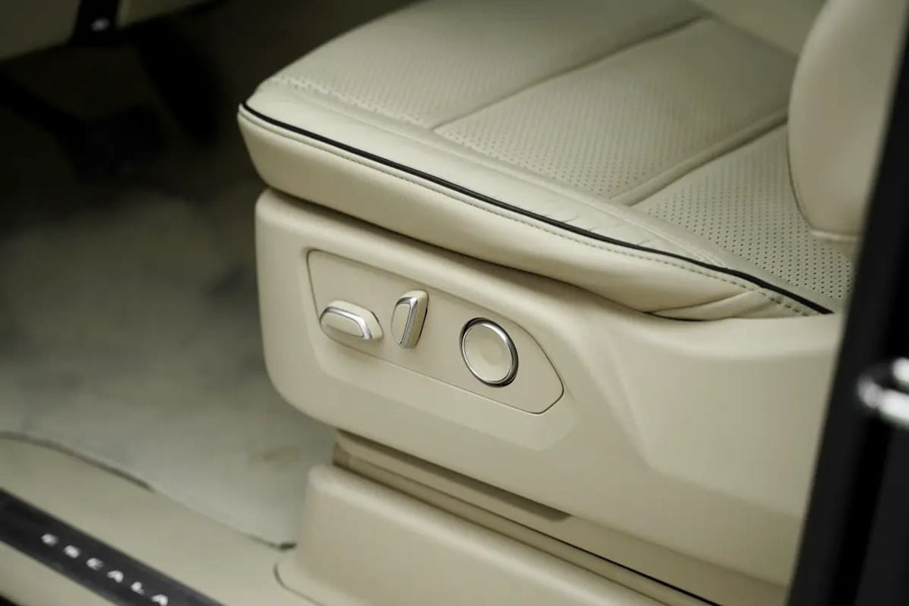 كاديلاك إسكالاد 600 BLACK EDITION WITH WARRANTY AND SERVICE CONTRACT