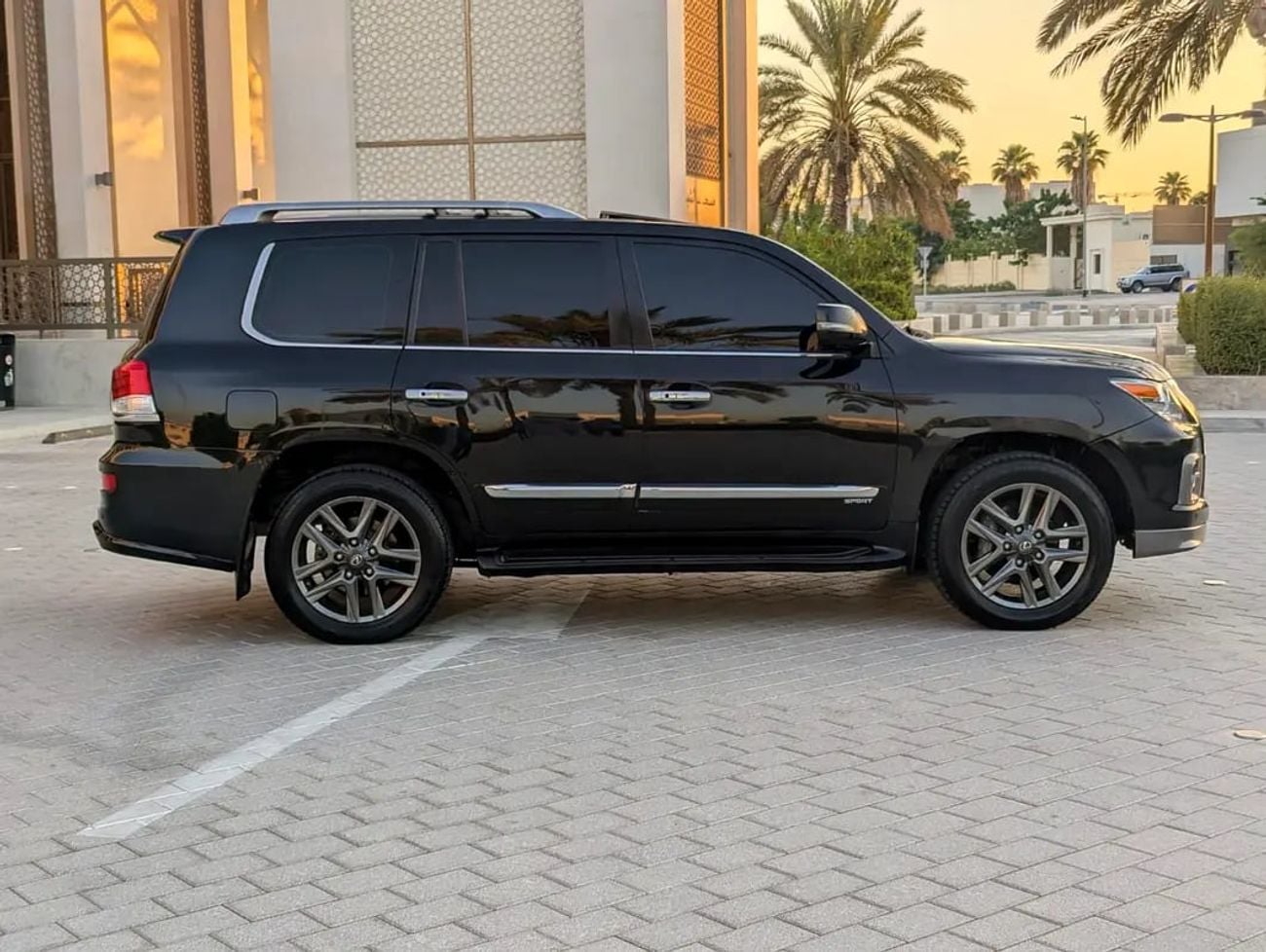 Lexus LX570 LX 570 Sport | GCC Specs | Pristine Condition