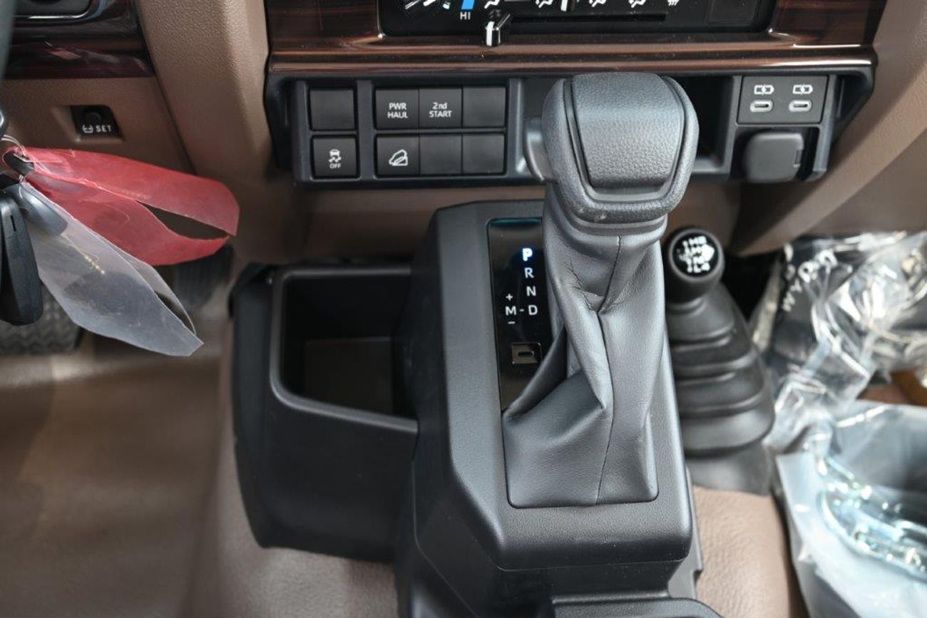 تويوتا لاند كروزر بيك آب 79 2.8L 4wd-Top option