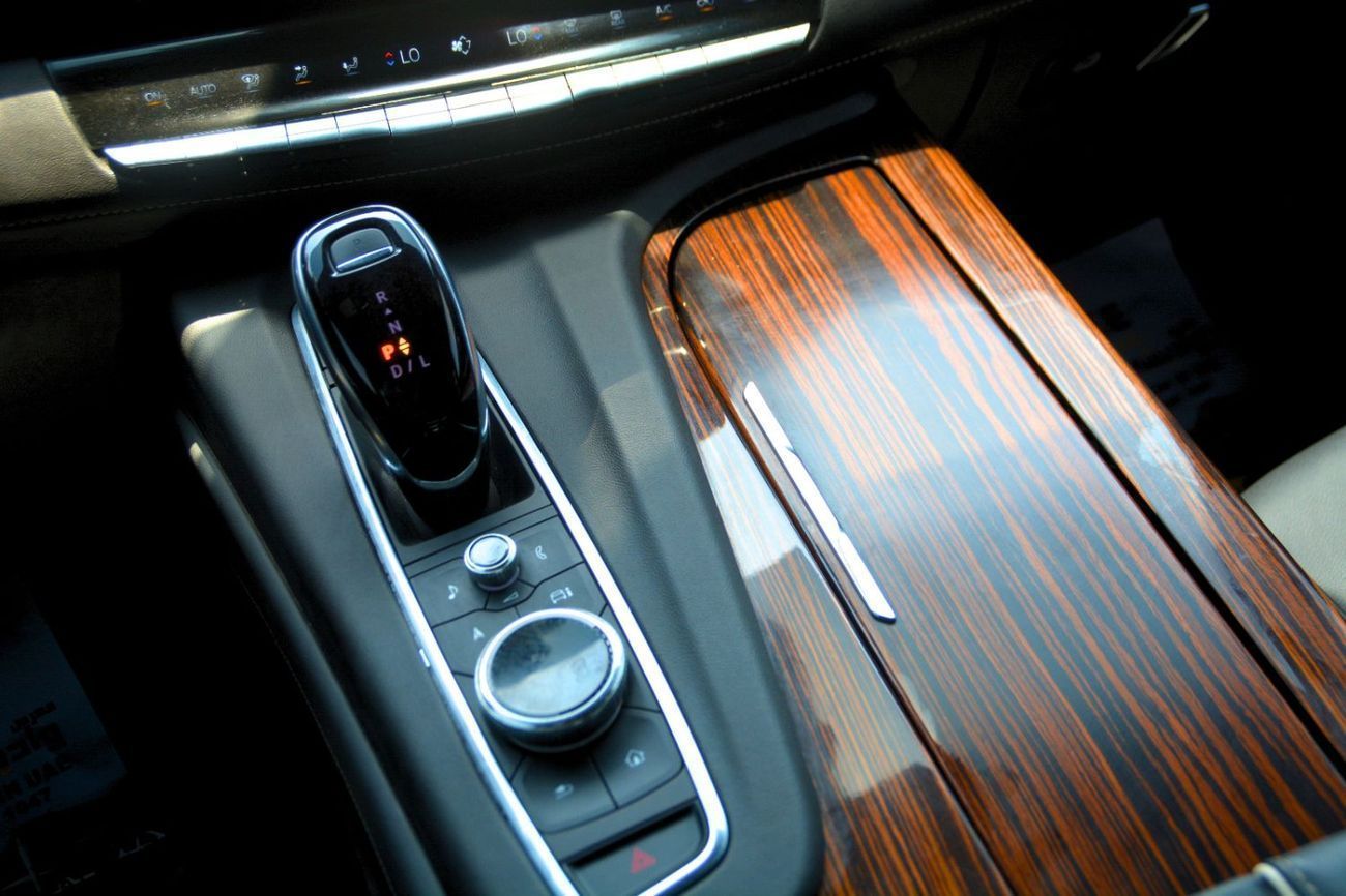 كاديلاك إسكالاد Luxury 6.2L