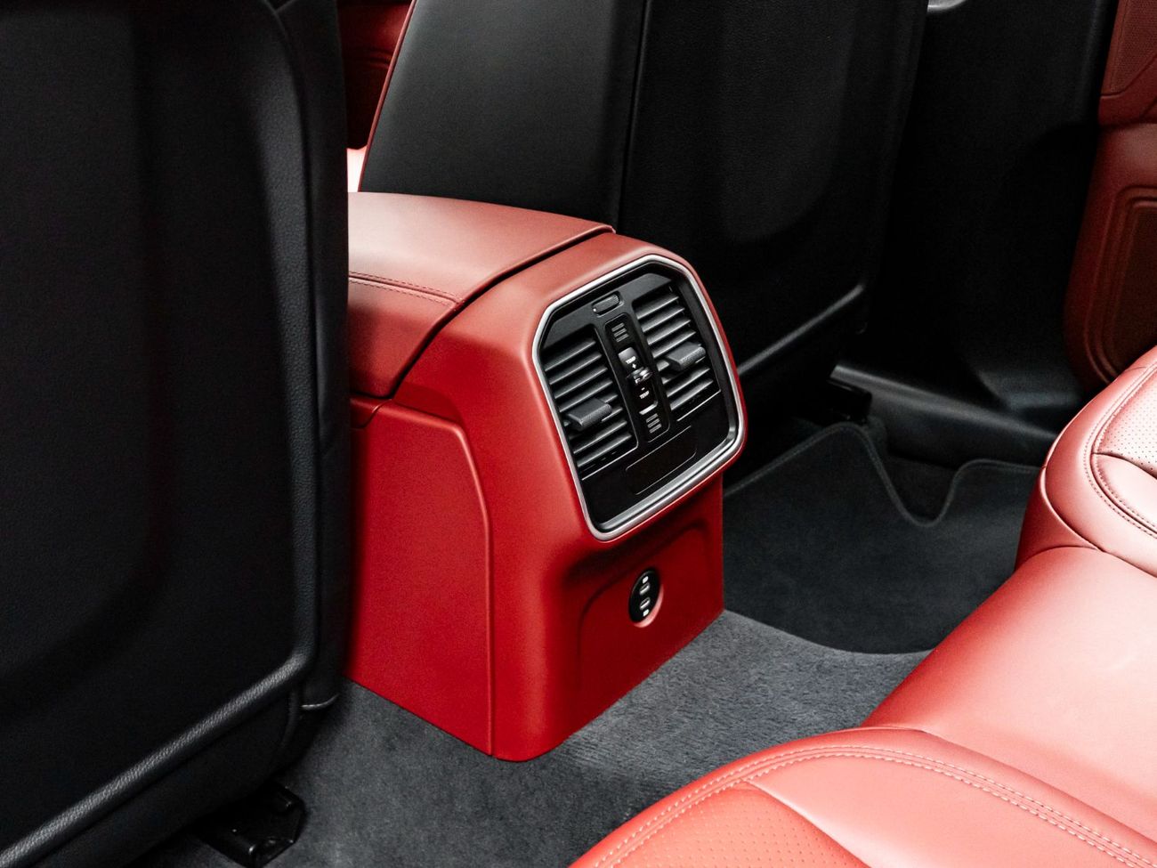 Porsche Macan Std 2.0L (252 HP) 2024 Porsche Macan, November 2026 Porsche Warranty, Full Service History, Low KMs,