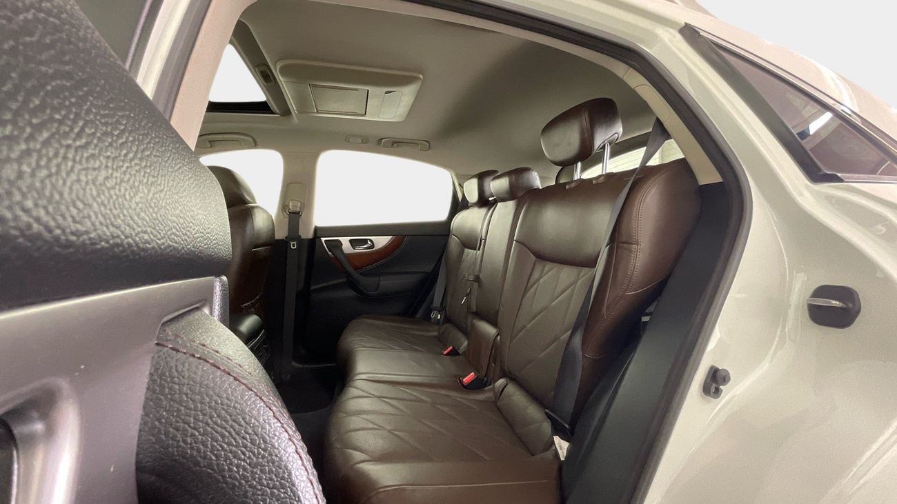 إنفينيتي QX70 3.7 V6 VVEL 4WD AUTO LUXURY | شامل الضمان | 0 ﺪﻔﻋﺓ ﺃﻮﻟﻯ