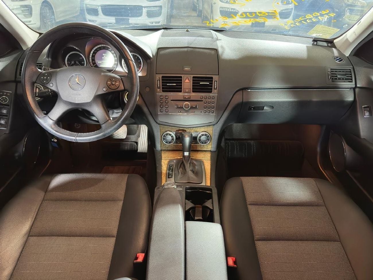 مرسيدس بنز C 300 MERCEDES C-CLASS C300 2010 3.0L | FULL SERVICE HISTORY | TWO KEYS | BLACK LEATHER INTERIOR