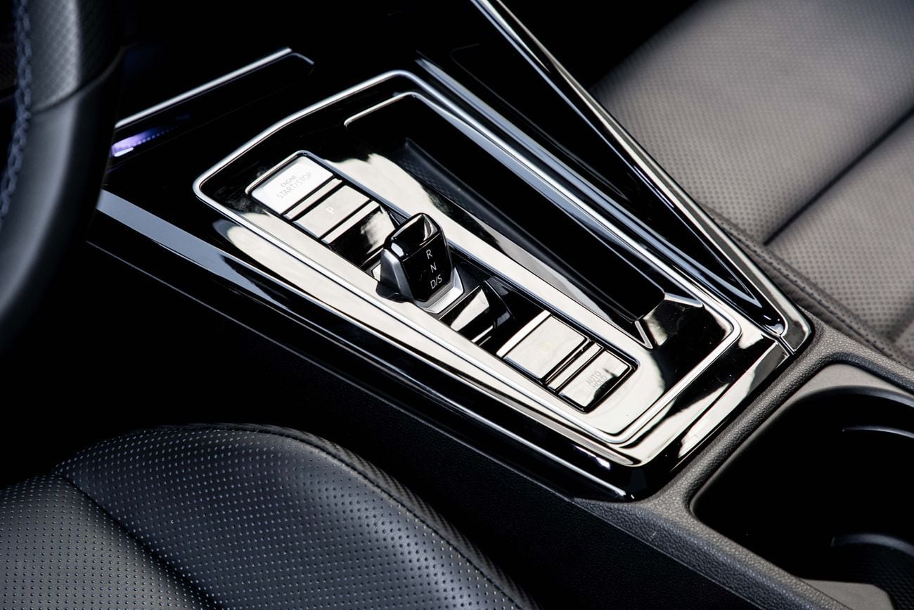 فولكس واجن جولف Golf R | 3,428 P.M | 0% Downpayment | LEATHER | SUNROOF | VW WARRANTY! | Ramadan Offer!