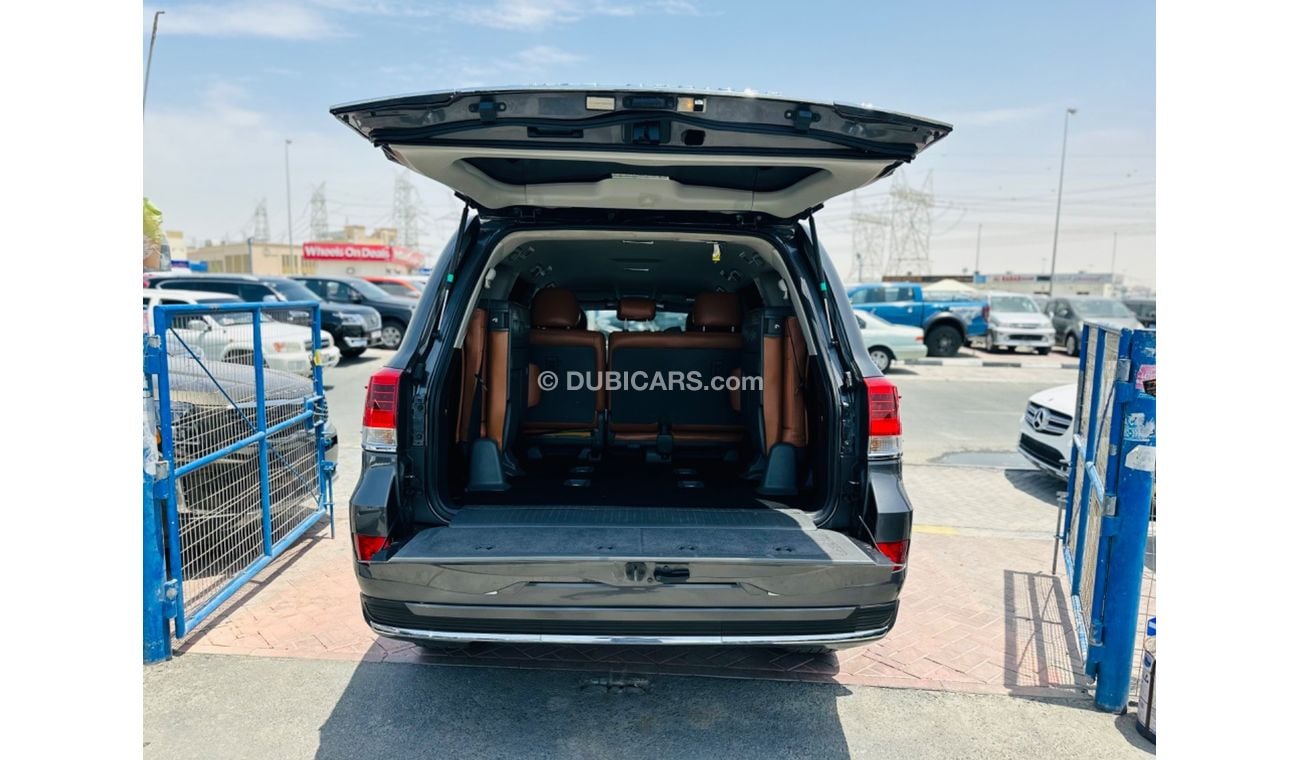 Toyota Land Cruiser Toyota Landcruiser RHD Petrol  engine model 2008 grey color car very clean and good condition