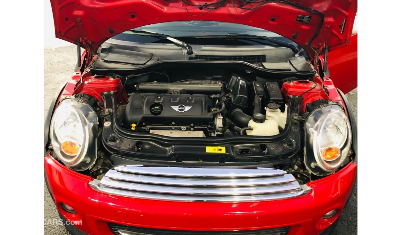 Mini Cooper Mini copper model 2013 GCC car prefect condition full option low mileage no need any maintenance