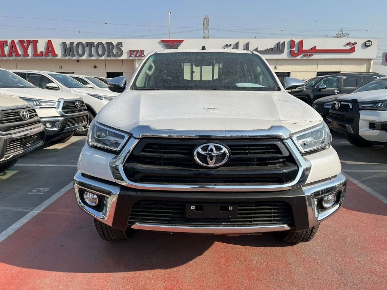 Toyota Hilux HILUX SR5 2.7L AT FULL OPTION 2025 WITH BSM