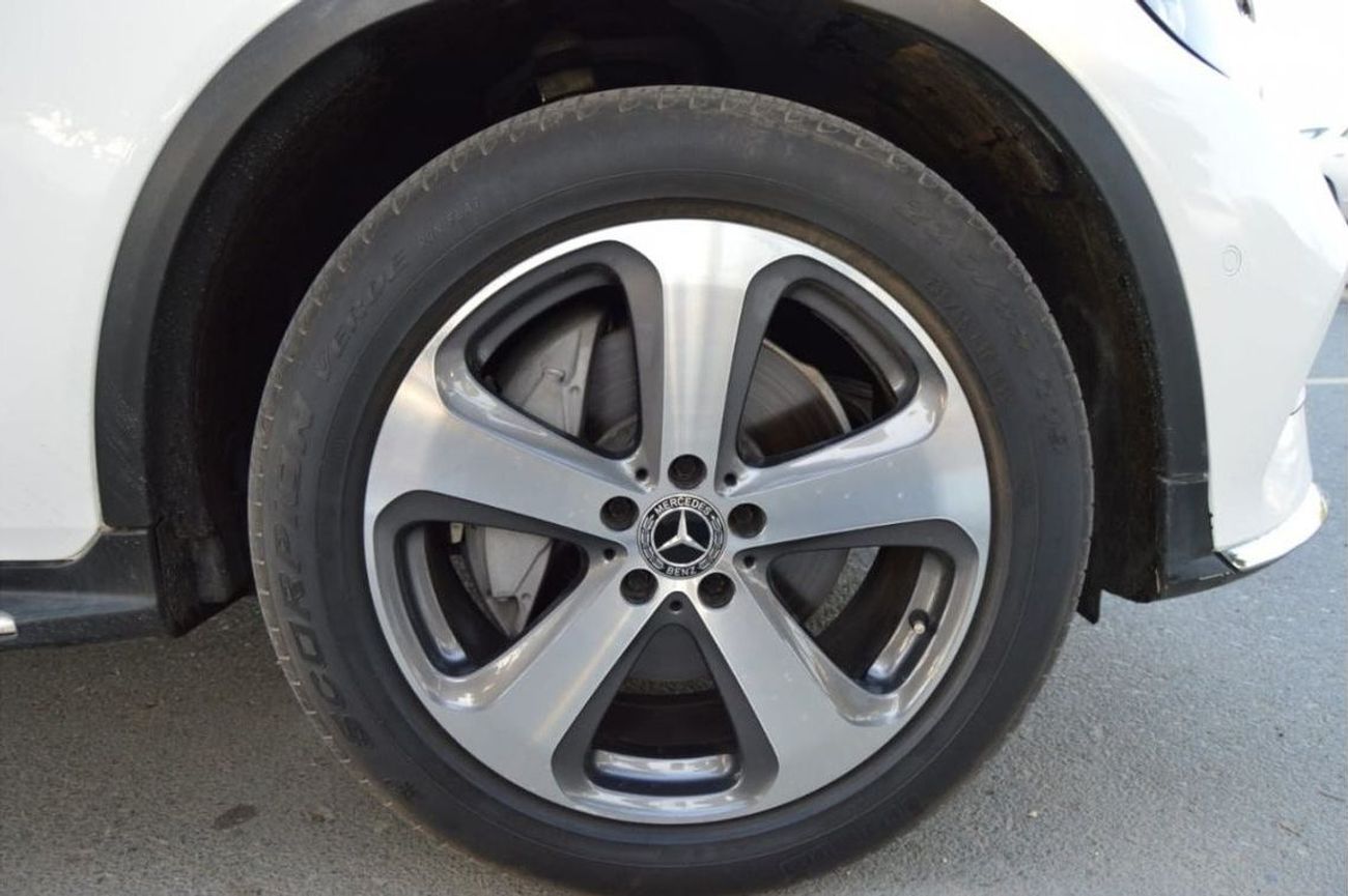 Mercedes-Benz GLC 200 Full option leather seats clean car