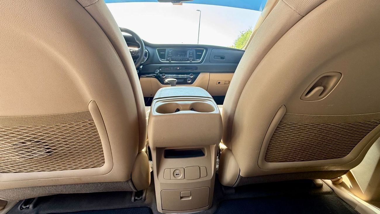 Kia Carnival EX 3.3L