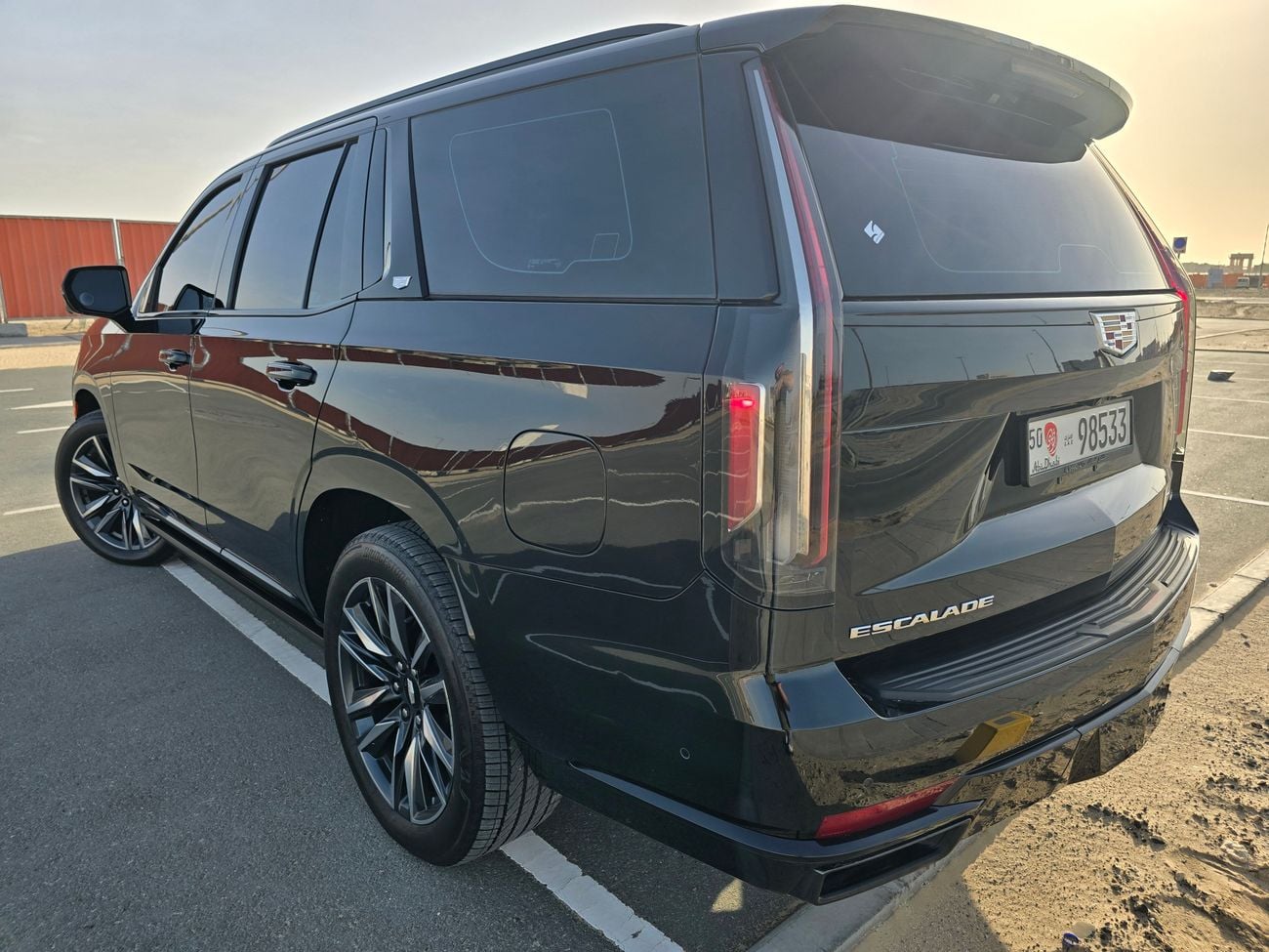 كاديلاك إسكالاد Cadillac Escalade Sport 2022 | 6.2L V8 | AWD | American Specs | 7 Seater