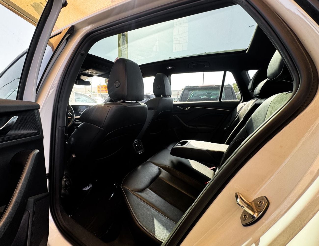 Skoda KAMIQ STYLE LEATHER Skoda Kamiq | 1.6 L | 2023 | GCC | Accident-Free | In Excellent Condition | 958 P.M