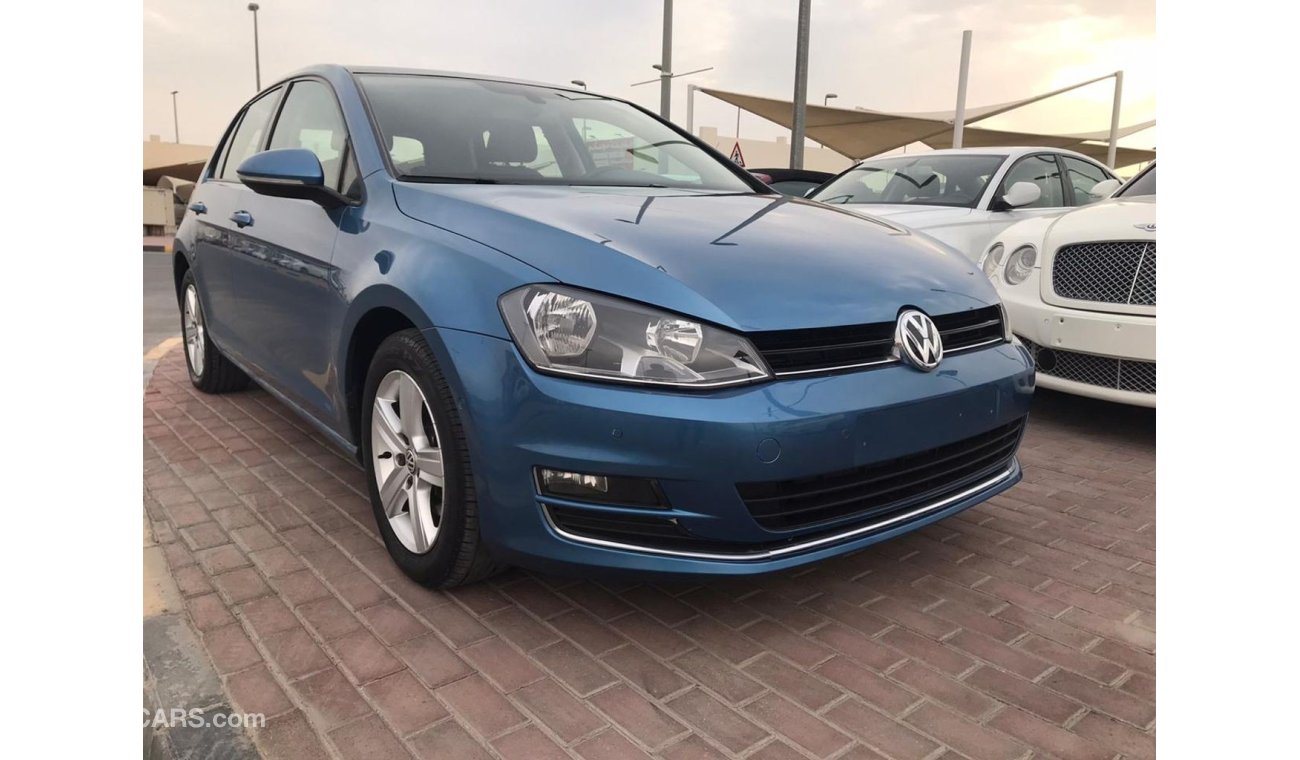 Volkswagen Golf Golf TSI model2016 GCC car prefect condition full option low mileage