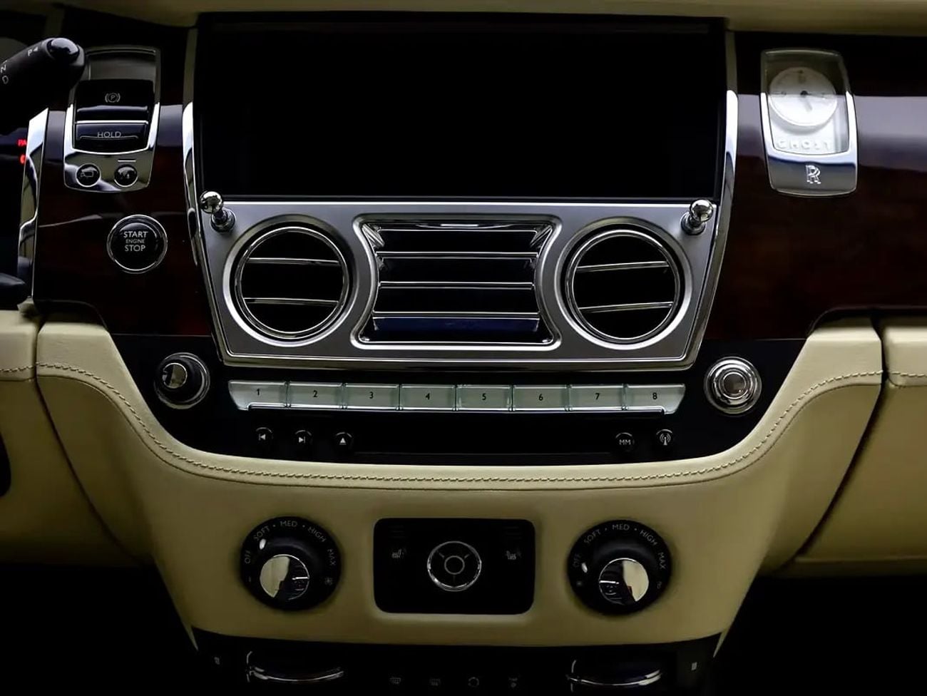 Rolls Royce Ghost V12 Luxury with Starlight Headliner | GCC Spec