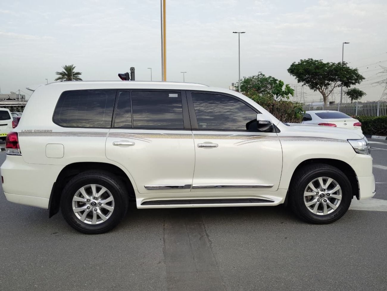 تويوتا لاند كروزر GXR 4.6L