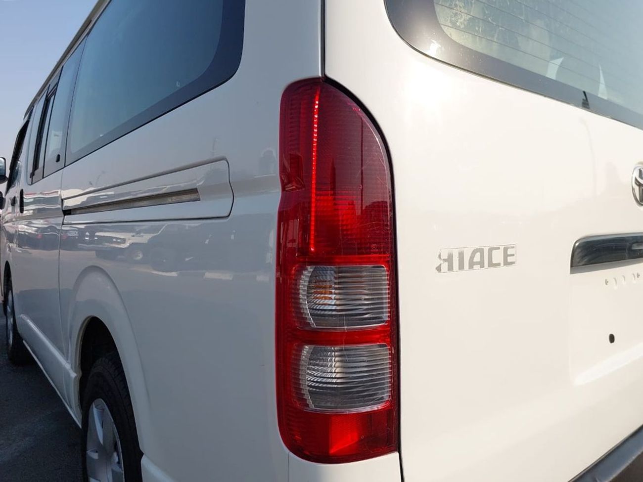 تويوتا هاياس TOYOTA HIACE WAGON VAN 2011 RHD 2.7 L PETROL AUTOMATIC (PM23267)