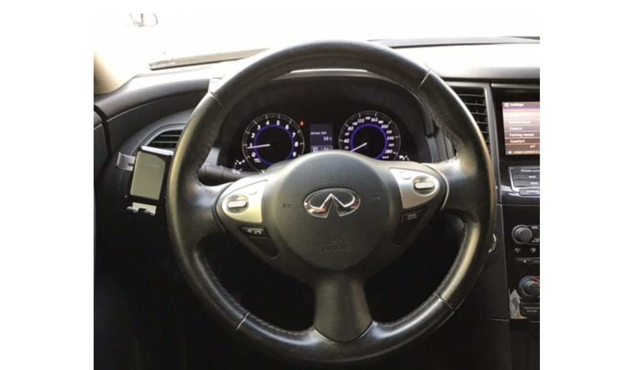 Infiniti QX70 Basic